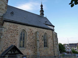 Einrüstung von St. Crescentius an der Südseite (Foto: Karl-Franz Thiede)
